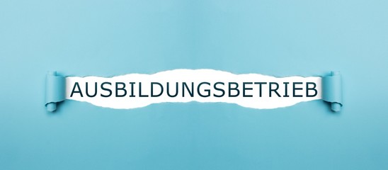 Ausbildungsbetrieb auf gerissenen Papier