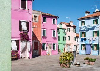 Fototapeta na wymiar Bunte Häuser in Burano, Venedig, Italien