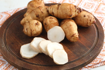 Jerusalem artichokes on a cutting board