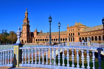 veduta parziale del palazzo in stile neo-moresco in Plaza de Espana nella città di Siviglia in...