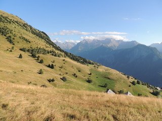 Fototapeta na wymiar alpine hill