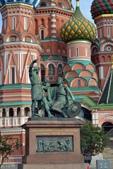 Fototapeta na wymiar Monument to Minin and Pozharsky