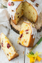  Easter cake with dried fruit