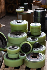 restored in the workshop of the polyurethane tires of the wheels of forklifts