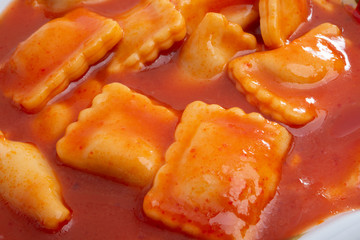 ravioli in tomato sauce