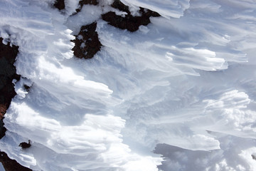 Fototapeta na wymiar 茶臼山展望台の雪の塊（北八ヶ岳）