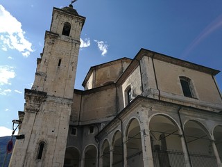 Obraz premium Castel di Sangro - Basilica di Santa Maria Assunta