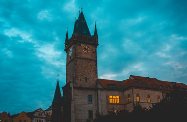 Obraz premium The medieval clock tower in Old Town Square