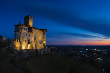 Obraz premium View of the Savorgnan’s Castle in Artegna, Friuli, after the sunset (blue hour)
