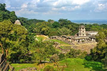 Fototapeta na wymiar The Palace Observation Tower in the Palace of Palenque