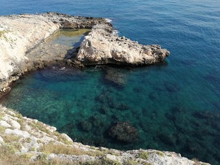 Polignano a Mare - Scogliera del Grottone dall'alto