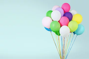 Deurstickers Stelletje kleurrijke ballonnen op de achtergrond © BillionPhotos.com