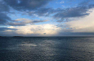 Obraz premium Stormy sky over the sea.