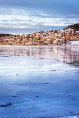 Zimowy widok na wyspę Fröso z Östersund © Krzysztof Stasiak