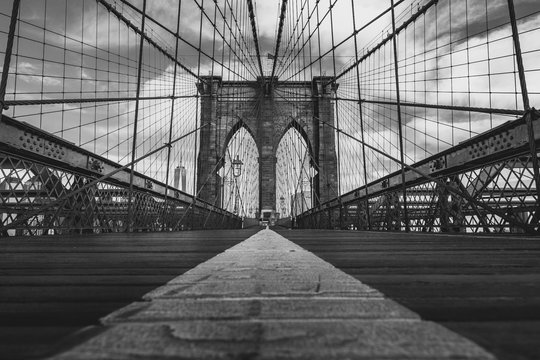 brooklyn bridge in new york