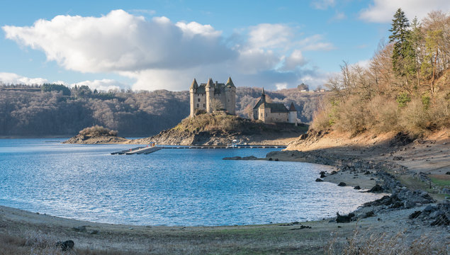 ch&acirc;teau de val l'hiver