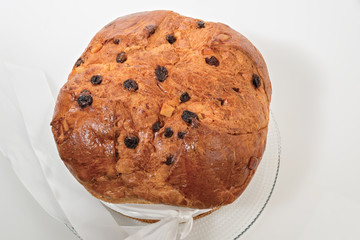 panettone basso tradizionale dolce natalizio Italiano dall'alto