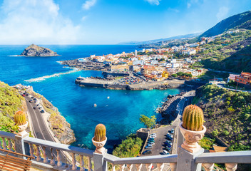 Paysage avec la ville de Garachico de Tenerife, îles Canaries, Espagne