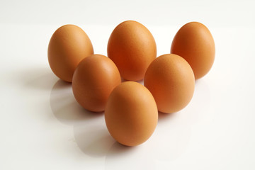 並んでいる赤卵