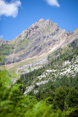 Naklejka na ściany i meble Montaña en los Pirineos españoles