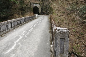 神戸隧道と戸岩橋