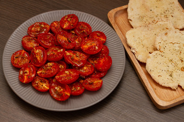 dried tomatoes and flatbread