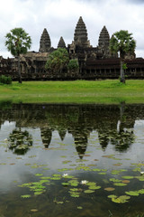 Fototapeta na wymiar Front side of the main complex, Angkor Wat, Cambodia 