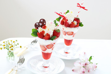 いちごパフェ　バレンタインデー　
