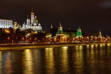 Obraz premium Kremlevskaya embankment near Moscow Kremlin at night with illumination. Moscow historical center landscape