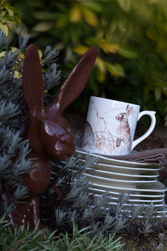 d&eacute;coration avec des animaux bougies, figurines p&acirc;ques