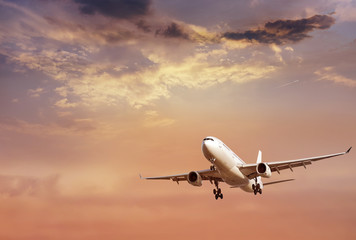  Jet aircraft in flight