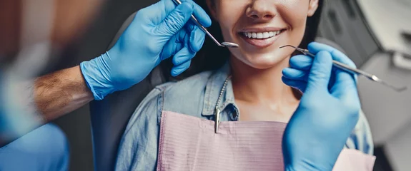 Woman in dental clinic © Vasyl