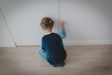 agressive exhausted child, stress and depression, autism
