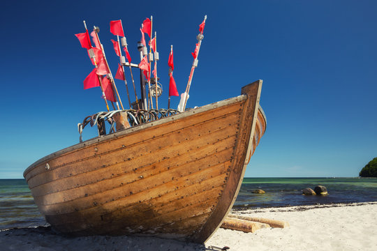 Fischerboot / Boot am Strand von Binz (R&uuml;gen)