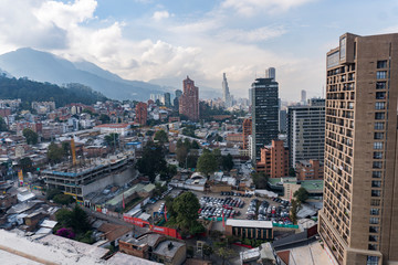 Fototapeta na wymiar Día nublado en Bogotá