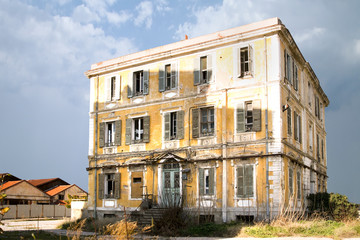 Fototapeta premium Abandoned neo-classical house