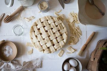 Fototapeta na wymiar Baking an apple pie from scratch 