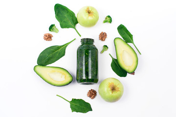  Green smoothie with avocado, spinach and apple
