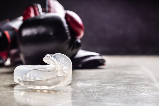 boxing mouth guard .protection for teeth
