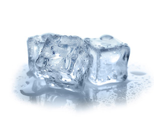 Obraz premium Crystal clear ice cubes on white background