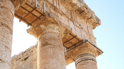 Segesta temple, Sicily, Italy © REDB4