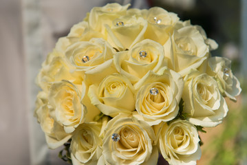  bride's roses bouquet decorated with jewelery