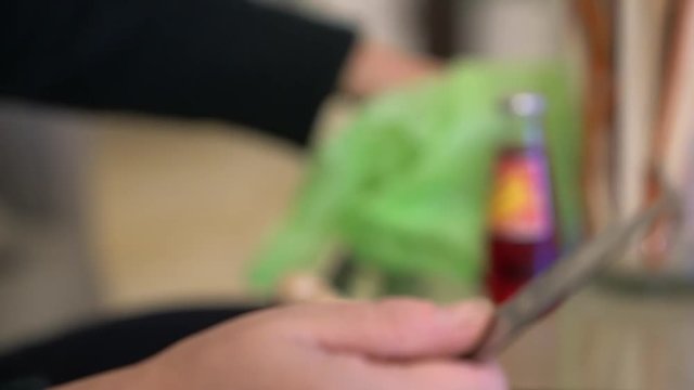 4K clip, a man slices chestnuts