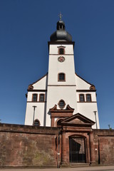 Fototapeta na wymiar Katholische Kirche St. Laurentius in Dahn ,Germany,2017