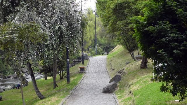 This video of the Tomebamba River shows off the charming culture and natural beauty of the Cuenca, Ecuador.