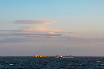 Obraz premium (東京都ｰ湾岸風景)東京湾の夕暮れ時