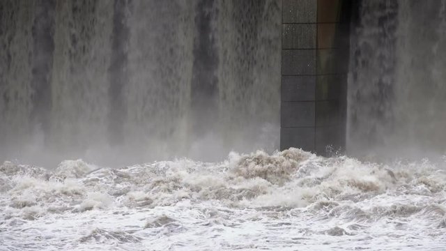 Flood waters at weir, Saar River, Serrig, Rhineland-Palatinate, Germany, Europe