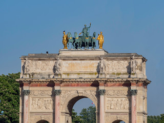 Fototapeta na wymiar Morning view of the beautiful Arc de Triomphe du Carrousel at Paris