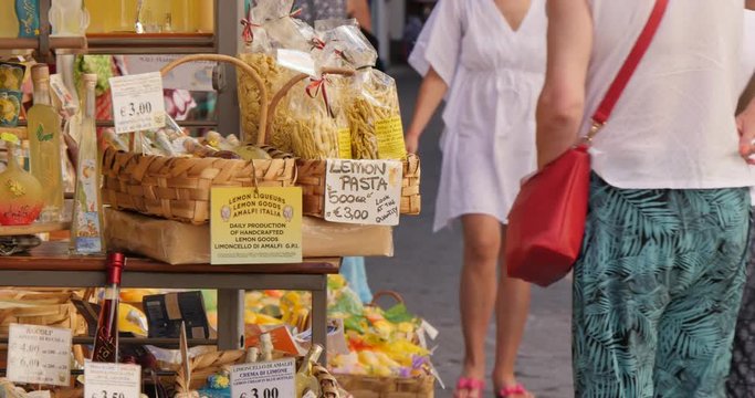 Tourists on Via Lungomare del Cavalieri, Amalfi, Costiera Amalfitana (Amalfi Coast), UNESCO World Heritage Site, Campania, Italy, Europe