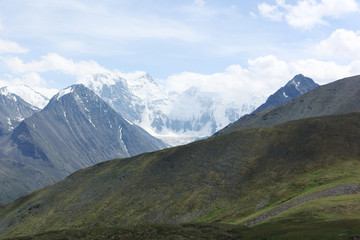 Fototapeta premium View of Belukha Mount from Kara-Turek Pass, Altai Mountains, Russia